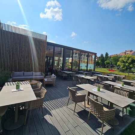 Santa Villa & Restaurant Сремска Митровица Екстериор снимка
