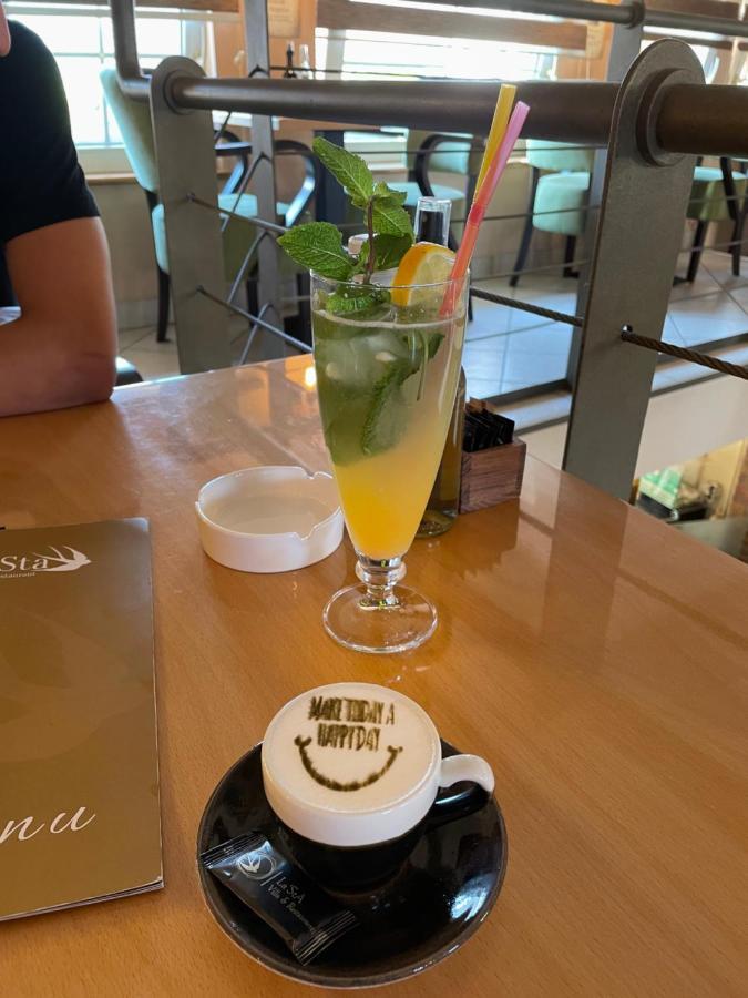 Santa Villa & Restaurant Сремска Митровица Екстериор снимка