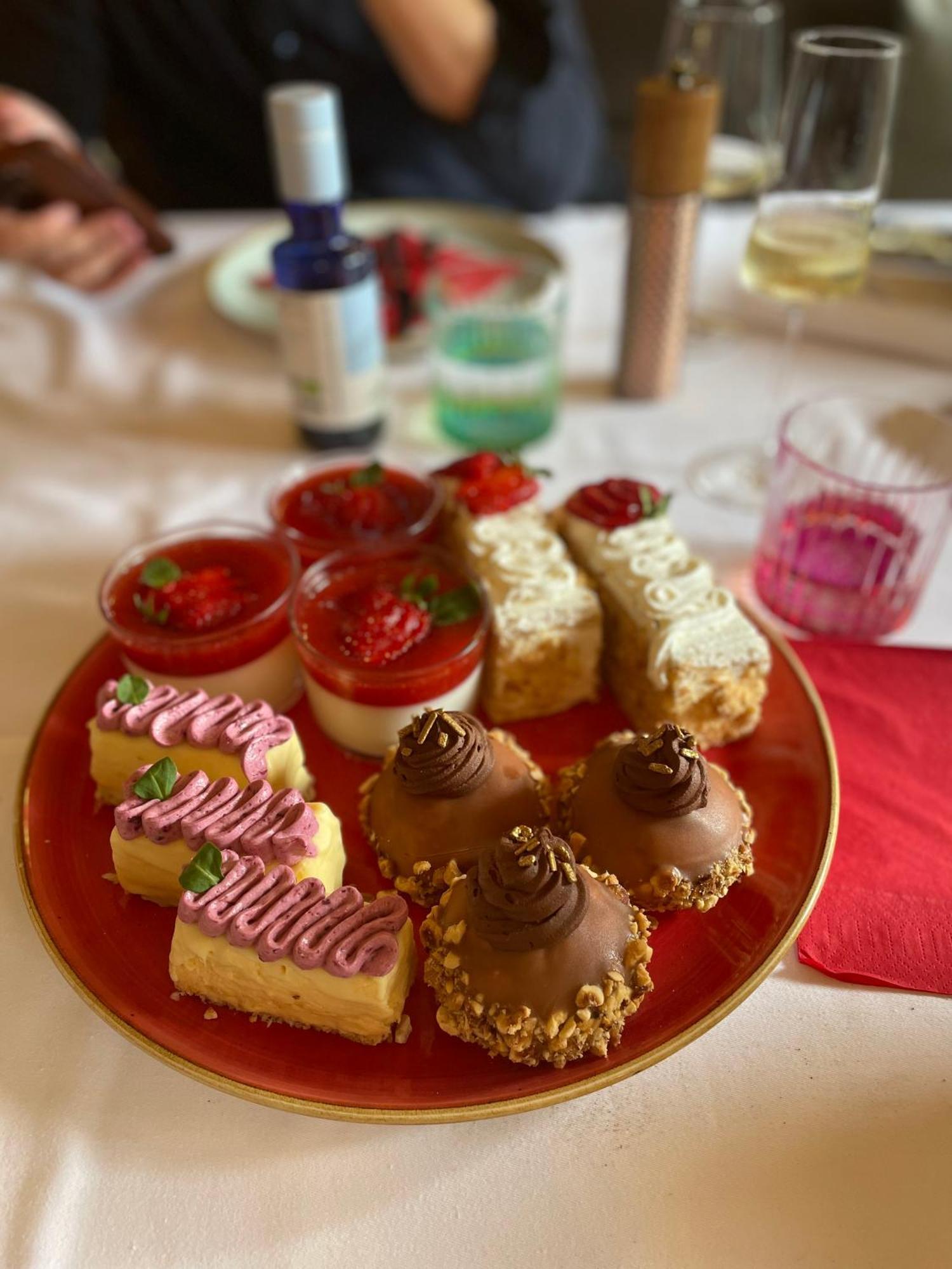 Santa Villa & Restaurant Сремска Митровица Екстериор снимка