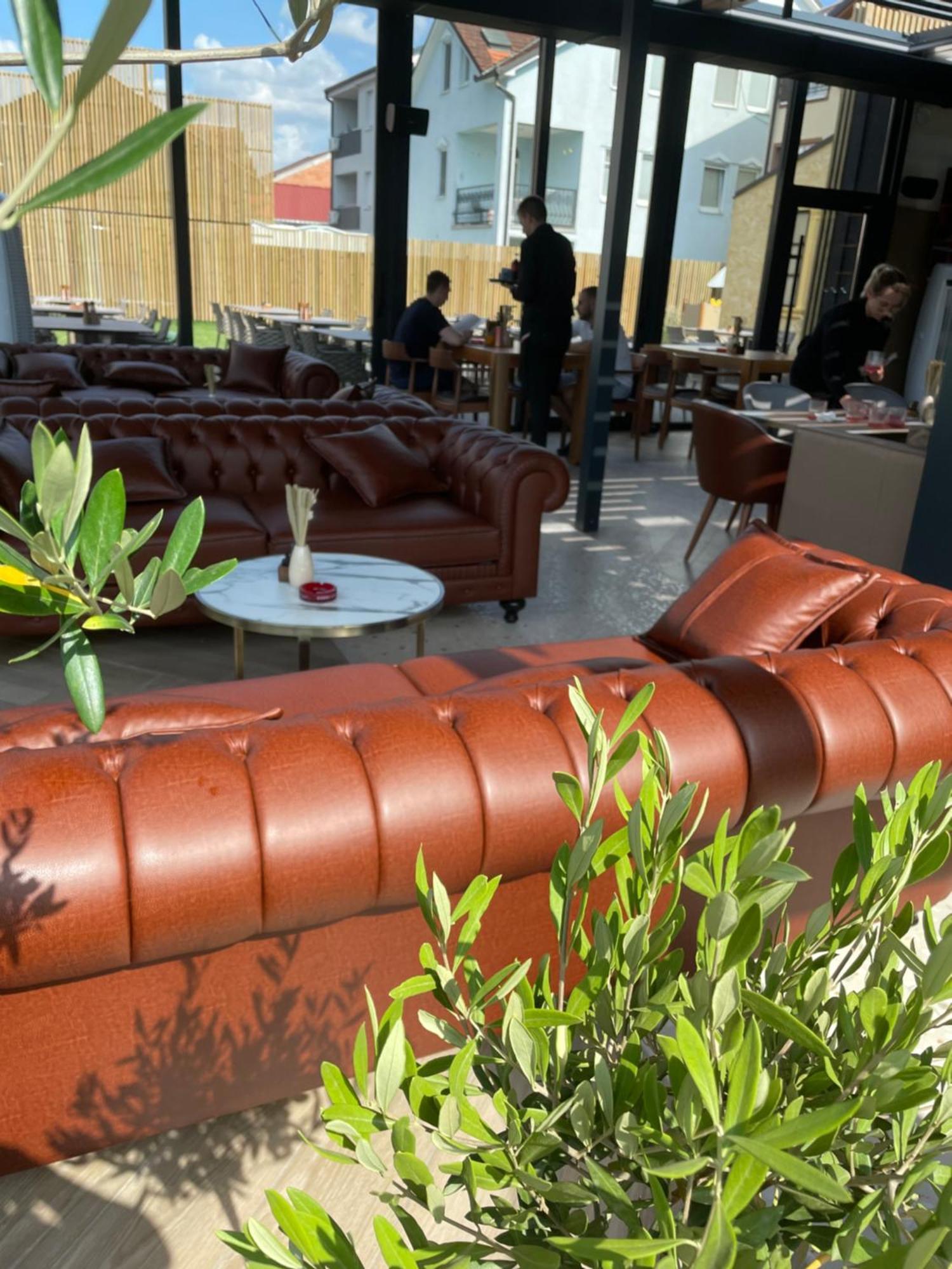 Santa Villa & Restaurant Сремска Митровица Екстериор снимка