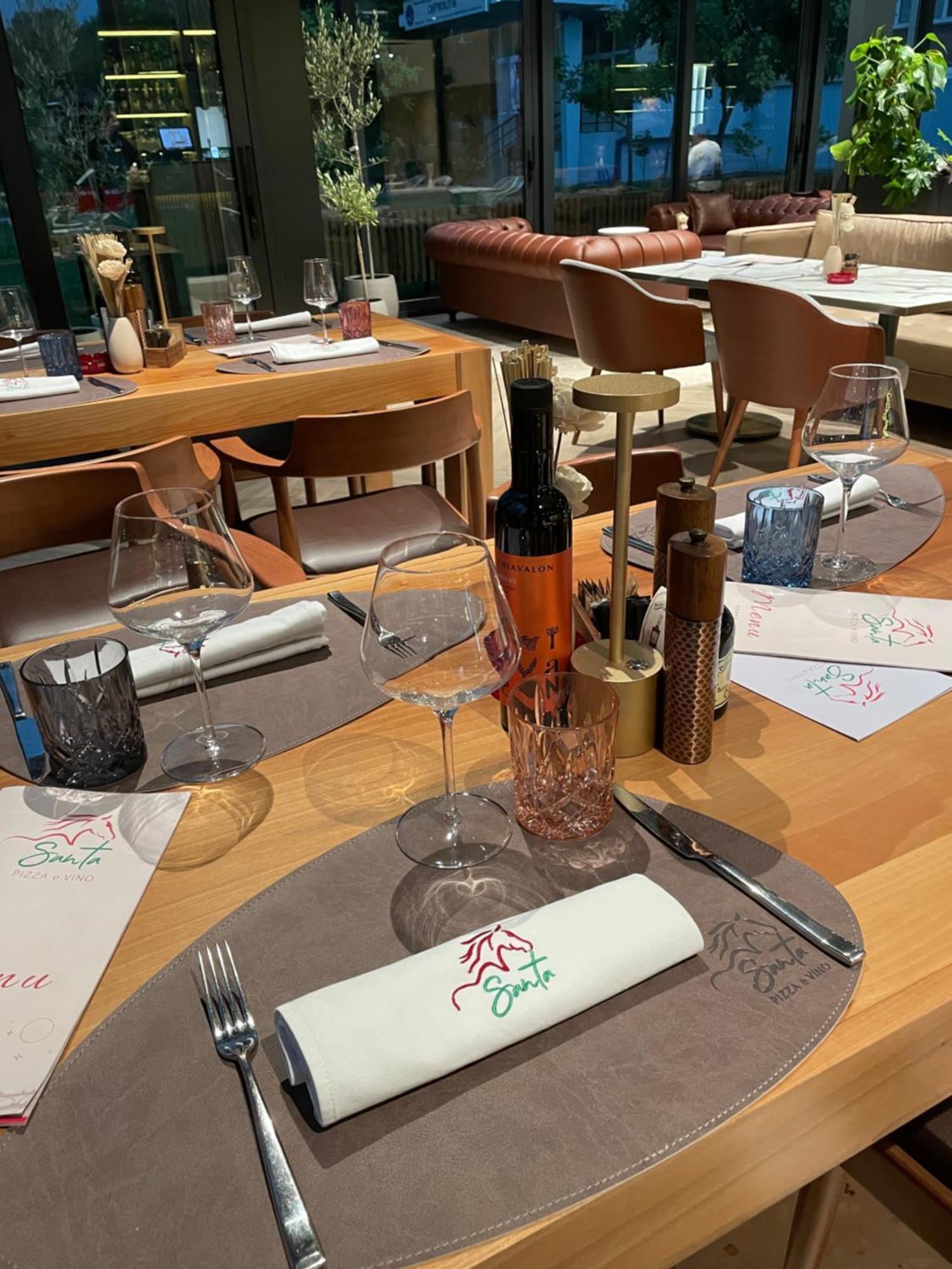 Santa Villa & Restaurant Сремска Митровица Екстериор снимка