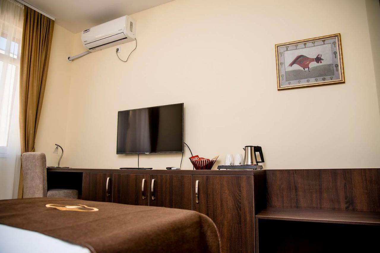 Santa Villa & Restaurant Сремска Митровица Екстериор снимка